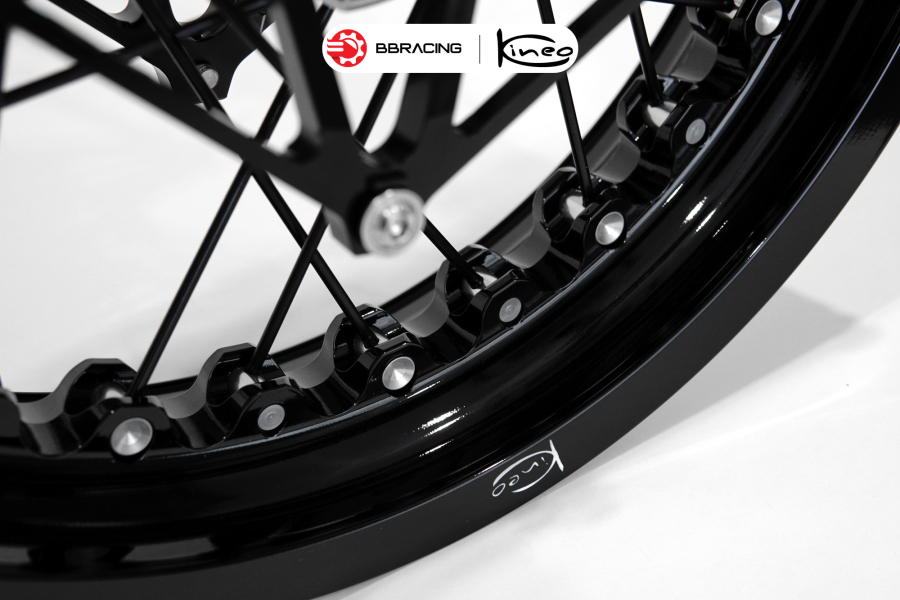 Mâm Kineo Triumph Thruxton 1200 R/RS - Đen & Bạc