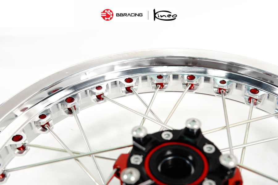 Mâm Kineo Triumph Bonneville T120 - 2.50 x 18 & 5.00 x 17 - Đỏ & Bạc